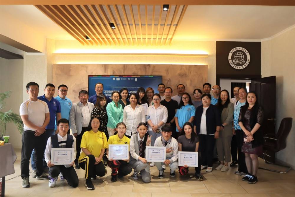 “Энтрепренершип ба бизнес эрхлэх ур чадвар” хөтөлбөрийн сургалтад хамрагдсан мэргэжлийн боловсрол сургалтын байгууллагын суралцагчдын дунд зарласан шилдэг бүтээлийн шалгаруулалтад амжилттай оролцлоо